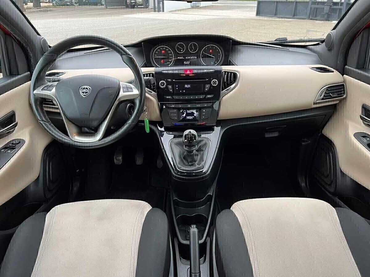 Lancia Ypsilon 1.2 69 CV 5p. 30th Anniversary