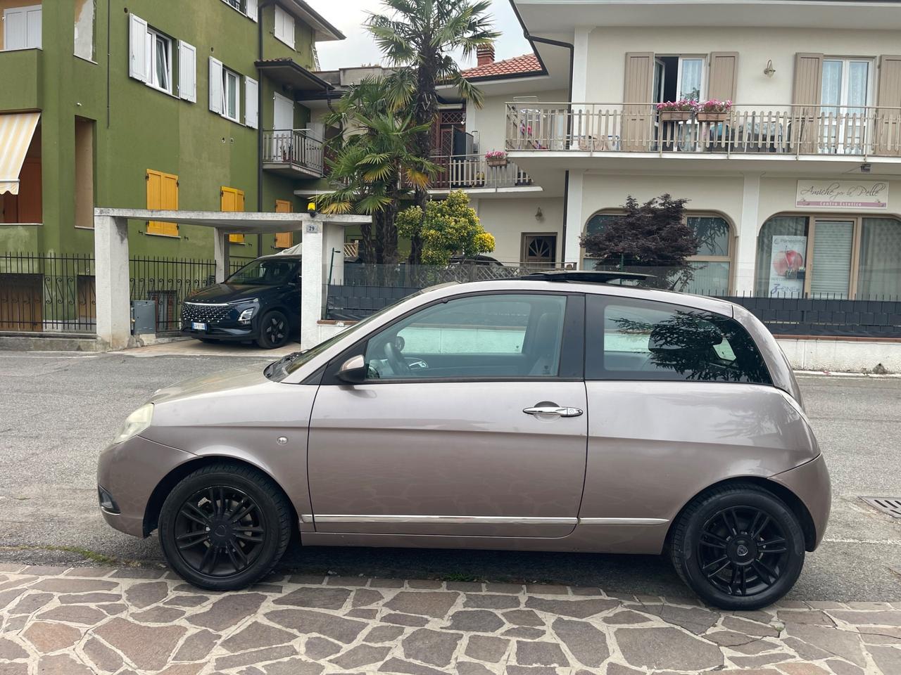 Lancia Ypsilon 1.4 Platino Ecochic GPL