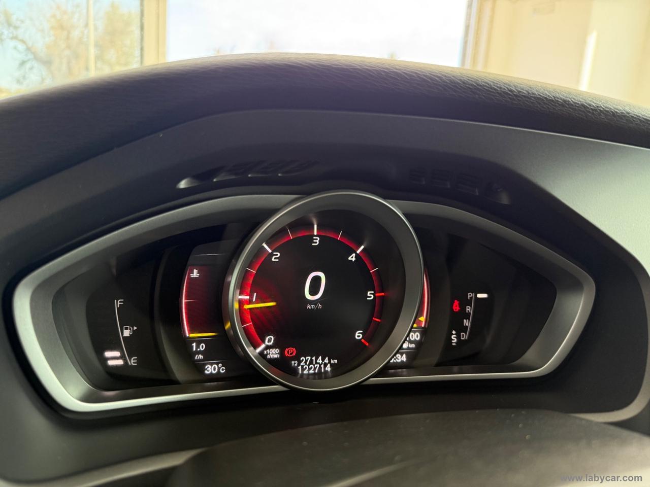 VOLVO V40 D2 Geartronic R-design