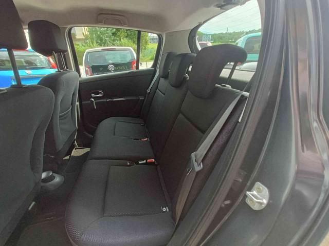 RENAULT Clio 1.2 16V 5 porte Confort X COMMERCIANTI
