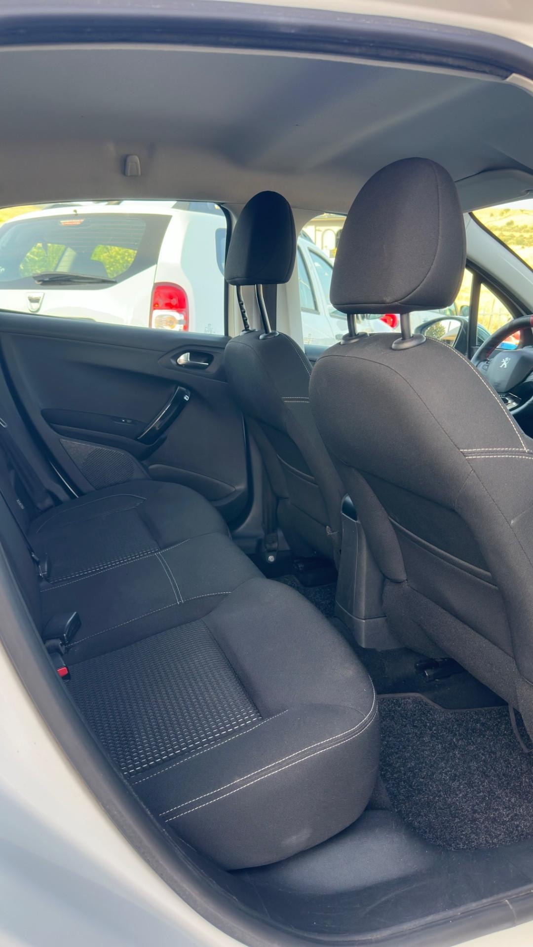 Peugeot 208 BlueHDi 100 5 porte Allure