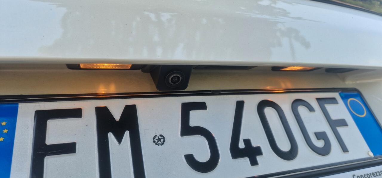 Peugeot 3008 PureTech bianco perla full opsional