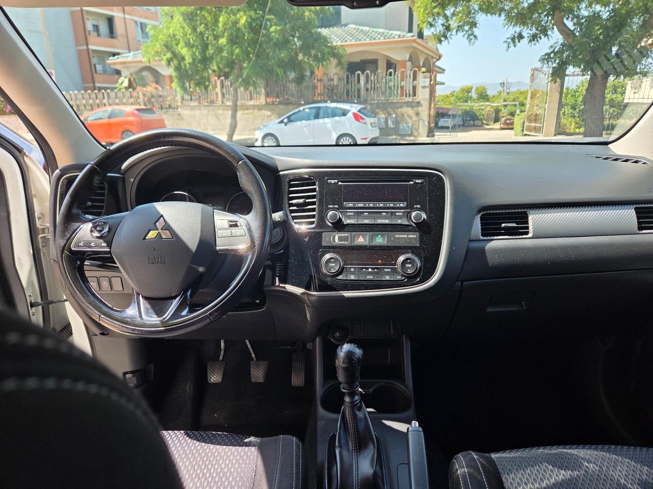 Mitsubishi Outlander 2.2 DI-D 4WD Intense