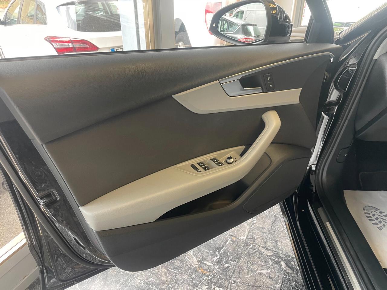 Audi A4 Avant 40 TDI quattro S tronic Business Advanced