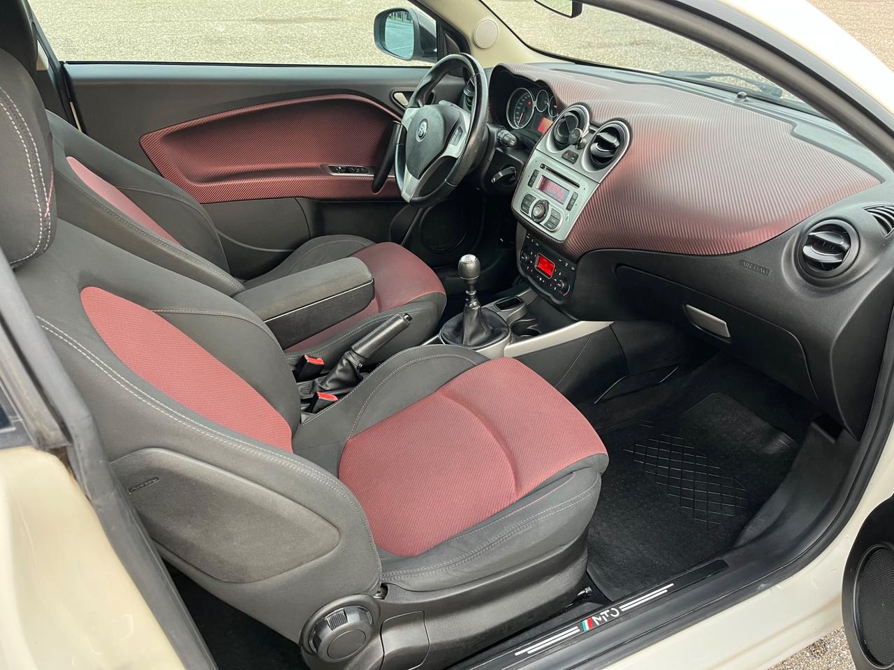 Alfa Romeo MiTo 1.4 - 78 CV - Distinctive sport pack -