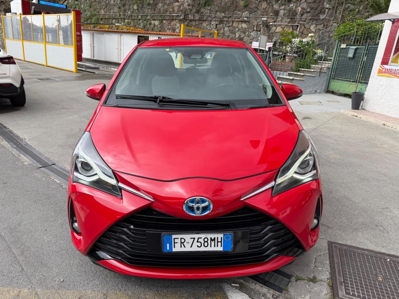 TOYOTA YARIS 1.5 HYBRID AUTOMATICO NEOPATENTATI