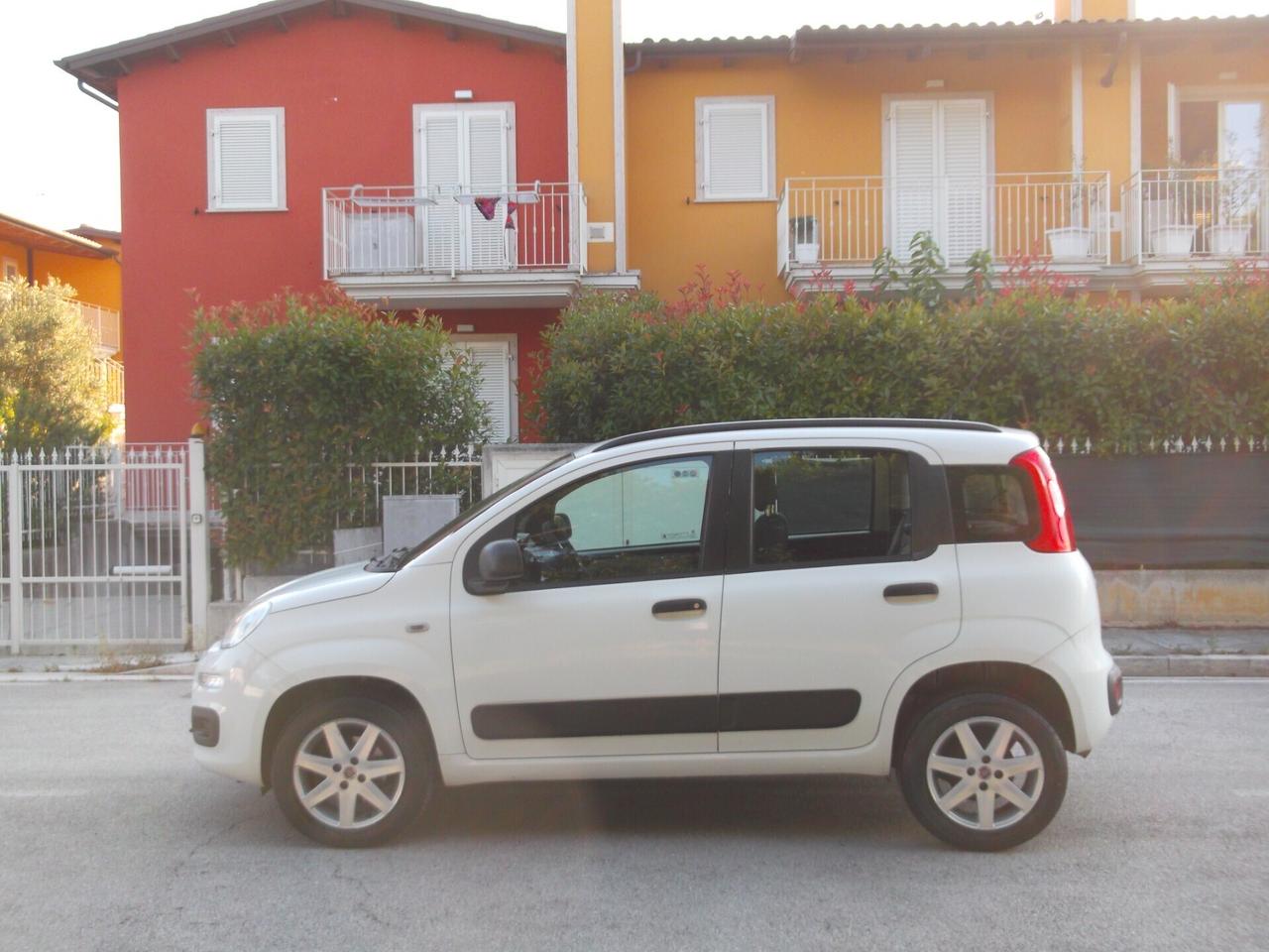 Panda 1.0 Turbo Metano Lounge 2014