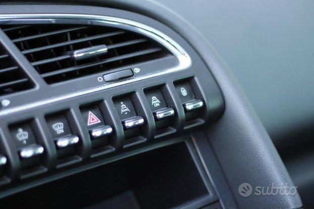 PEUGEOT 3008 1.6 HDi 110CV Tecno TETTO PANO.+ HE