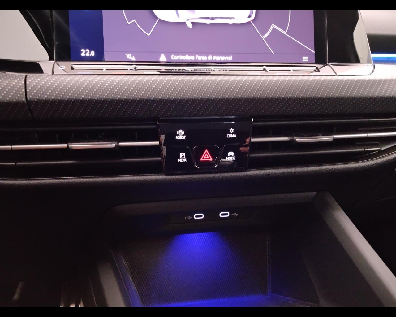 VOLKSWAGEN Golf VIII 2020 - Golf 1.5 tsi evo R-Line 130cv