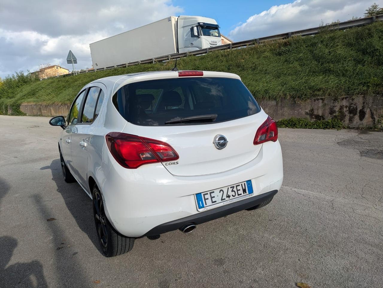 Opel Corsa 1.4 90CV GPL Tech 5 porte b-Color