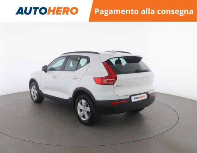 VOLVO XC40 T2 Momentum Core