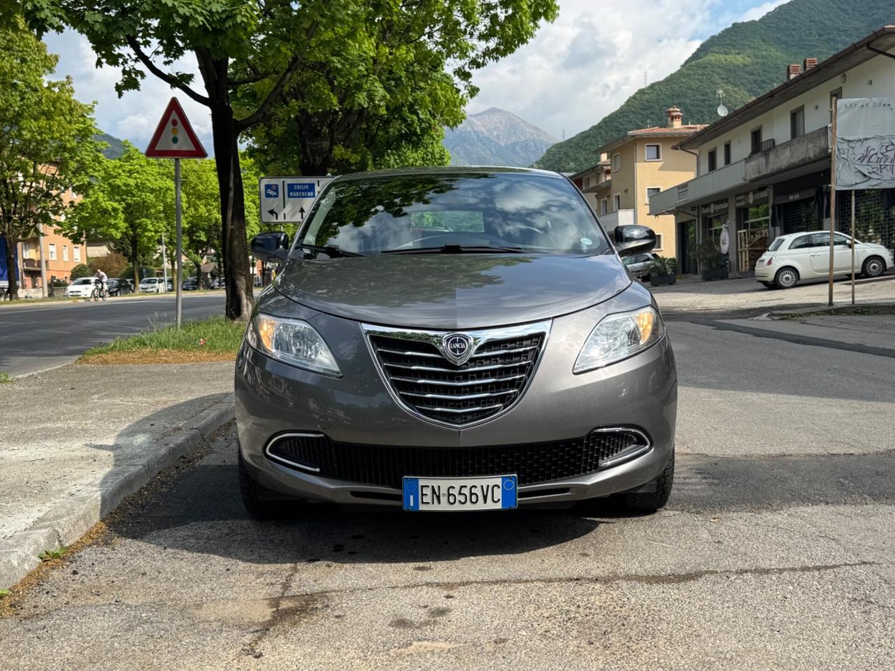 Lancia Ypsilon 1.2 69 CV 5 porte S&S Platinum