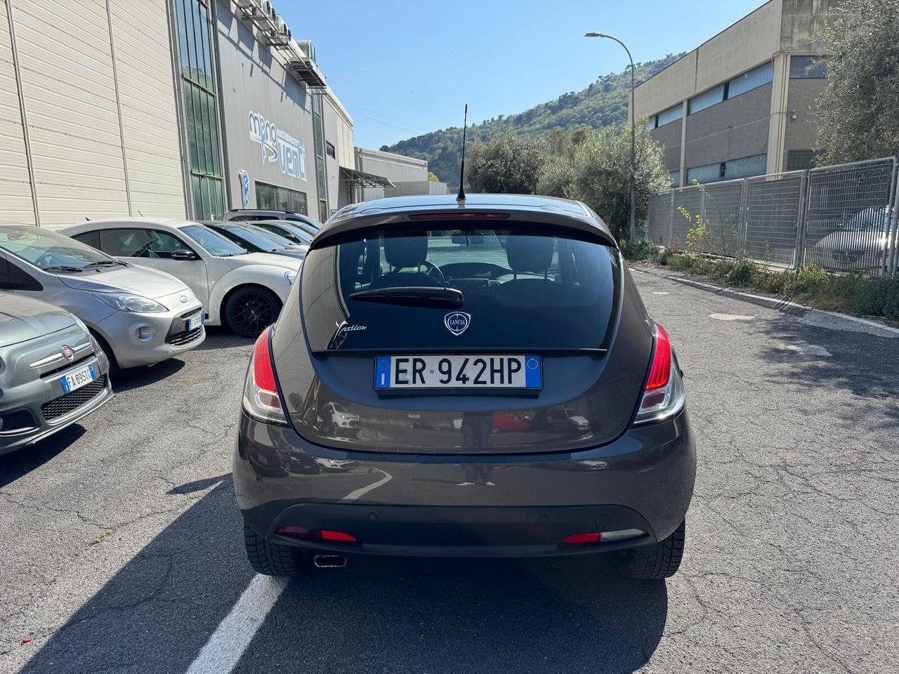 Lancia Ypsilon 0.9 TwinAir 85 CV 5 porte S&S DFN Platinum