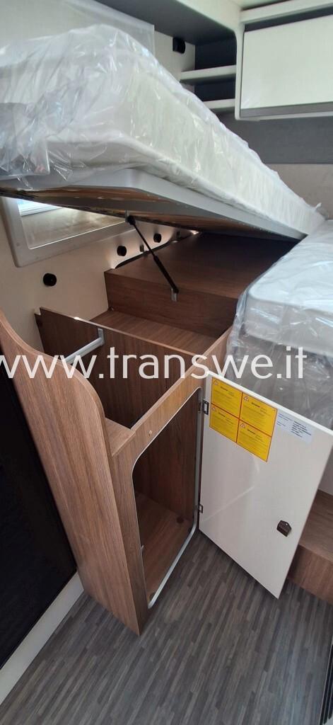 Elnagh Baron 565 camper semintegrale con letti gemelli