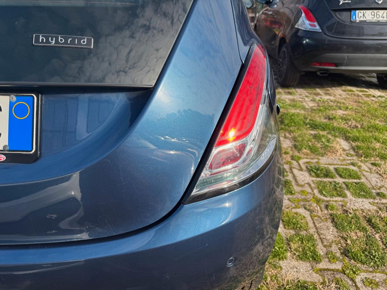 Lancia Ypsilon 1.0 FireFly 5 porte S&S Hybrid Ecochic Gold