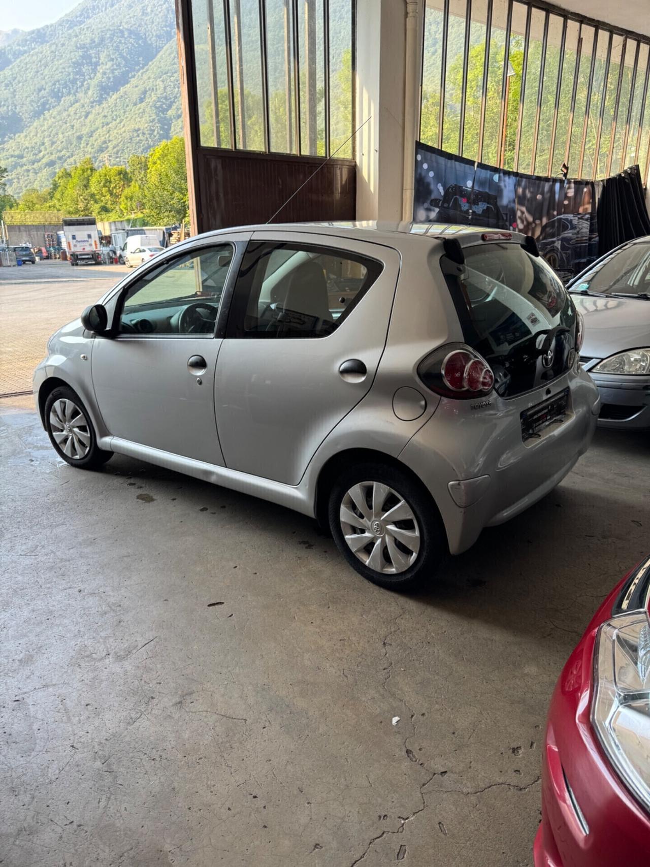 Toyota Aygo 1.0 12V VVT-i 5 porte Cool Soda Connect