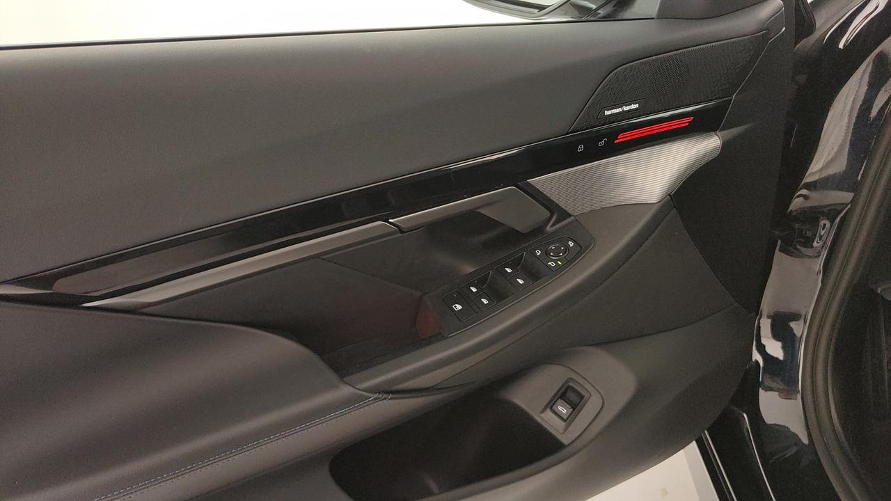 BMW Serie 5 G61 2024 Touring - 520d Touring 48V xdrive MSport Pro auto