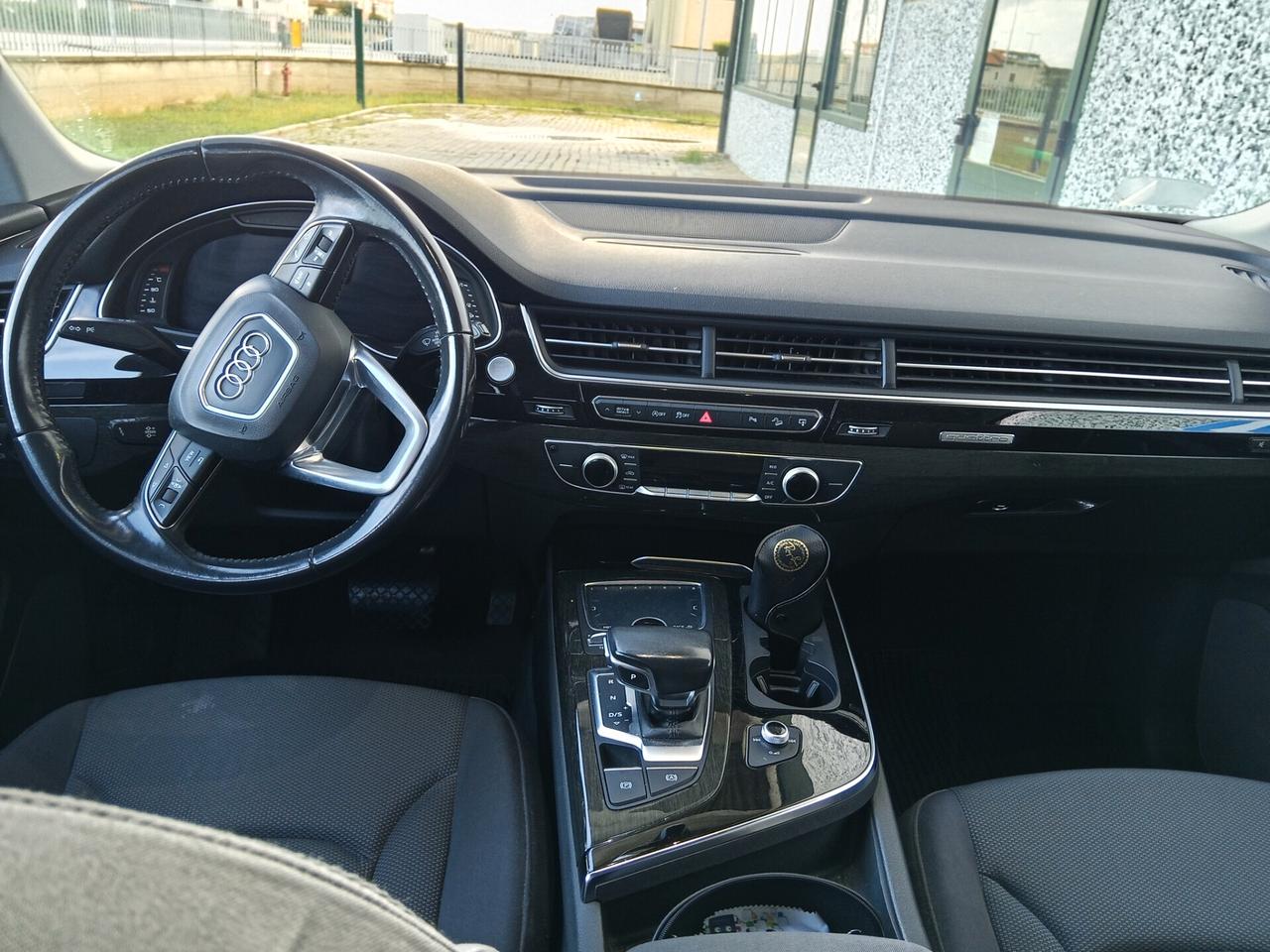 Audi Q7 3.0 TDI 272CV quattro tiptronic