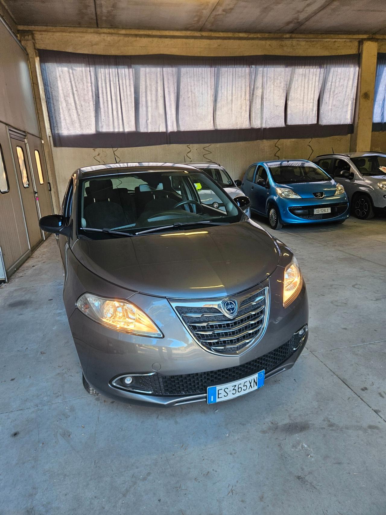 Lancia Ypsilon 1.2 69 CV 5 porte S&S Platinum
