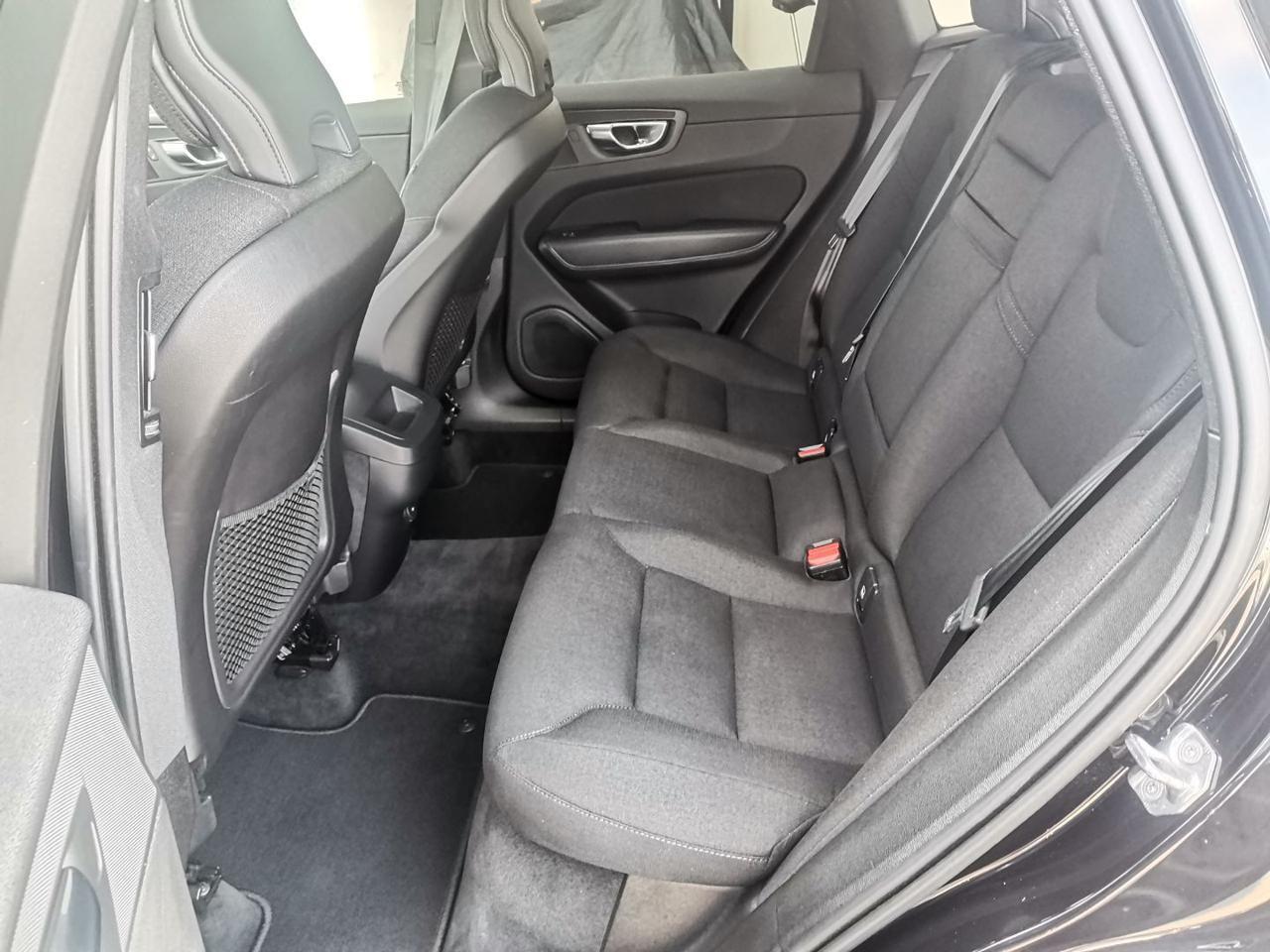 Volvo XC60 B4 (d) AWD Geartronic Momentum Pro