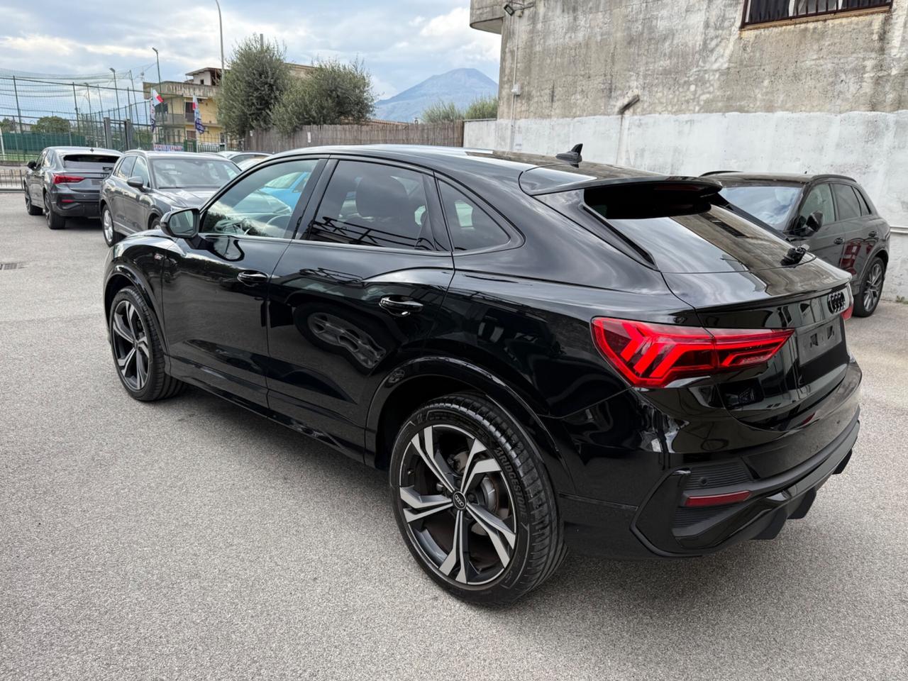 Audi Q3 SPB 2.0 TDI 35 S LINE - BLACK EDITION