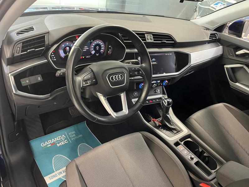 Audi Q3 Sportback 35 2.0 tdi Identity Black s-tronic