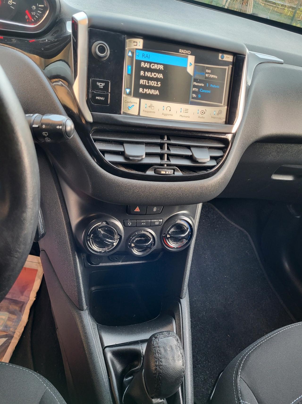 PEUGEOT 208 1,4 HDI-UNICA PROPRIETAR-4 REVISIONI