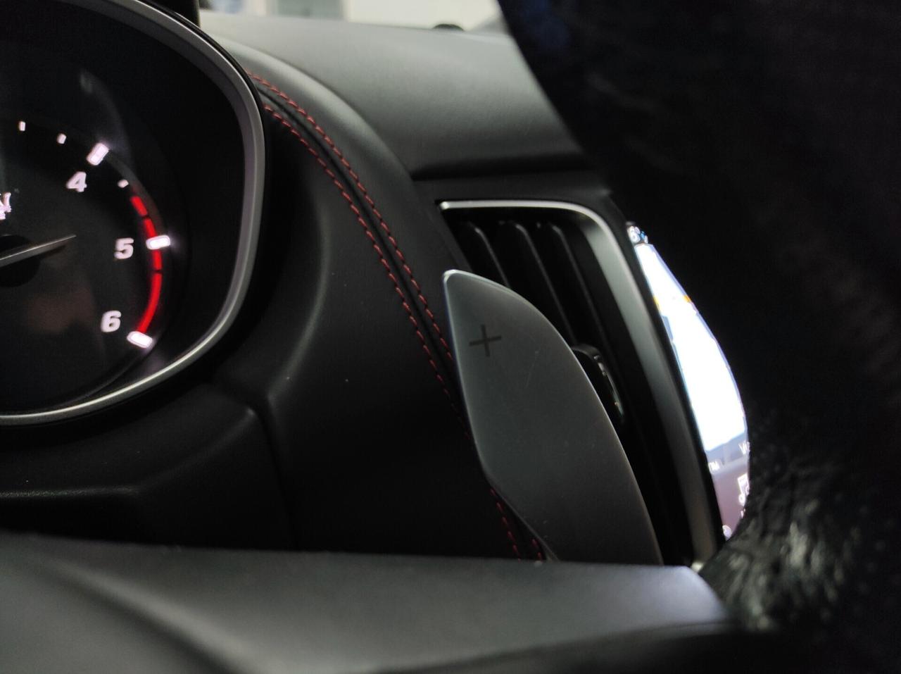 Maserati Levante V6 Diesel 275 CV AWD Gransport Tetto