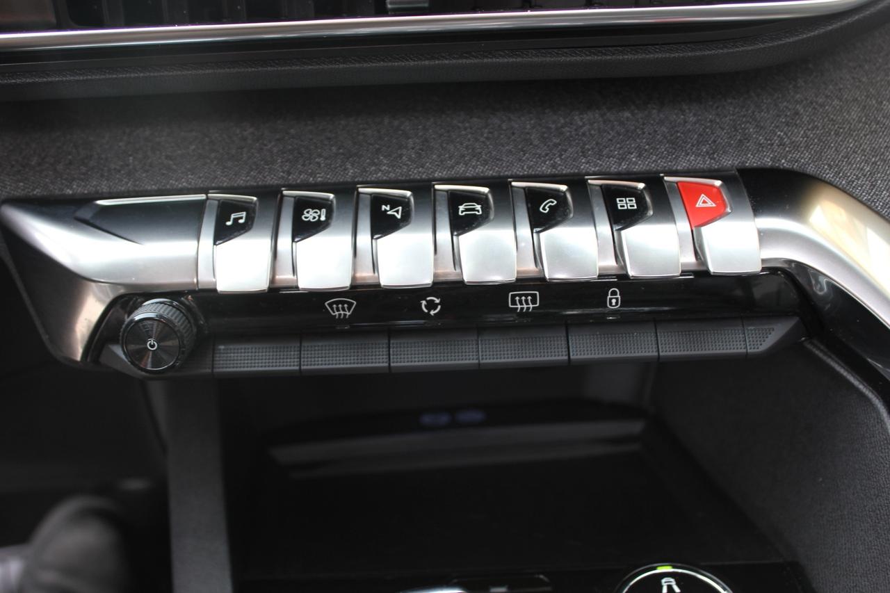 Peugeot 3008 130 S&S EAT8 Allure TETTO APRIBILE FULL OPTIONAL!