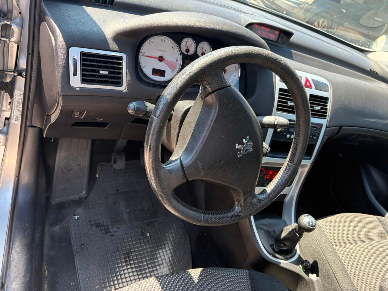 Peugeot 207 1.4 HDi 70CV 5p. X Line