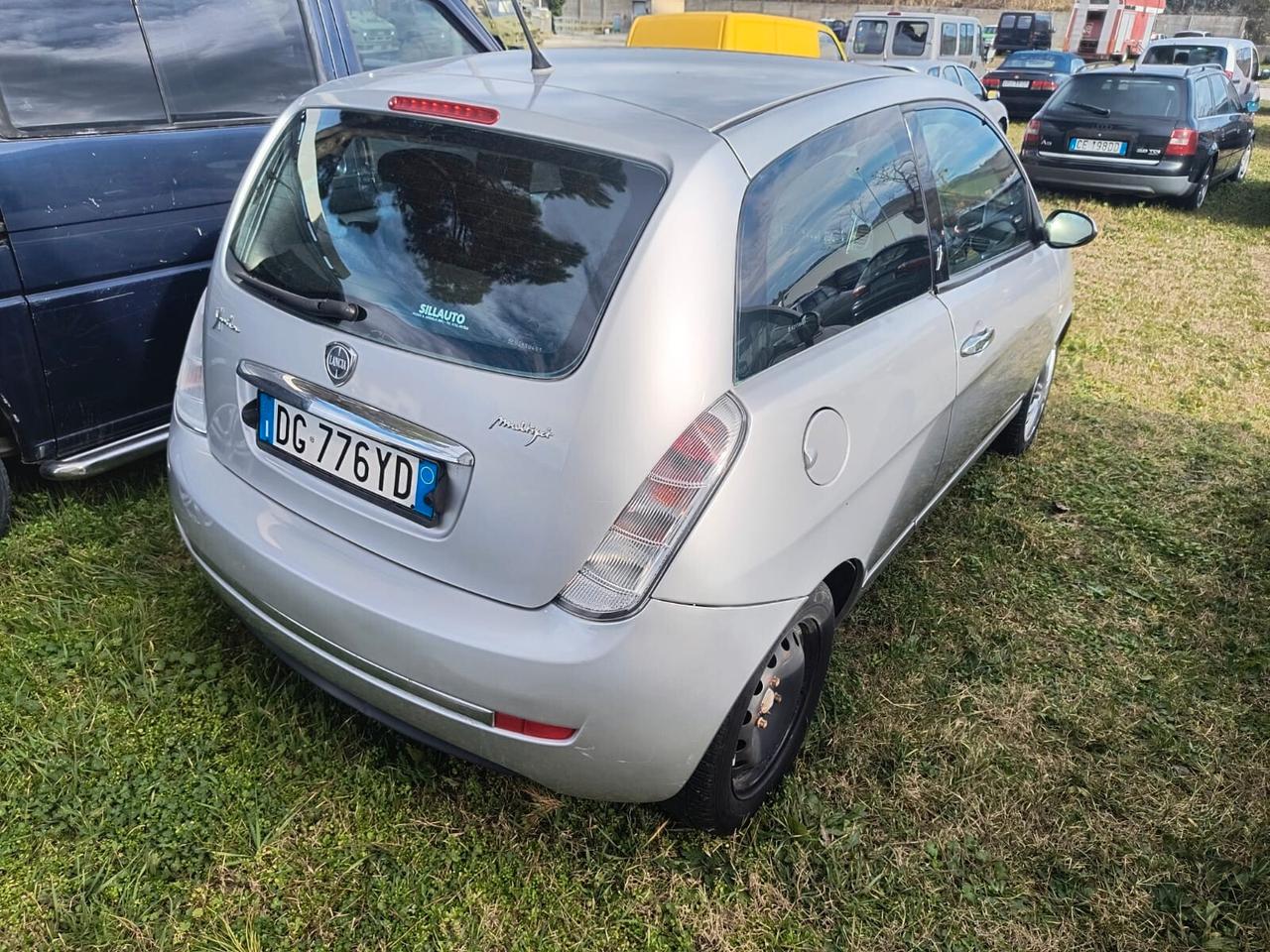 Lancia Ypsilon 1.3 MJT 75 CV Argento