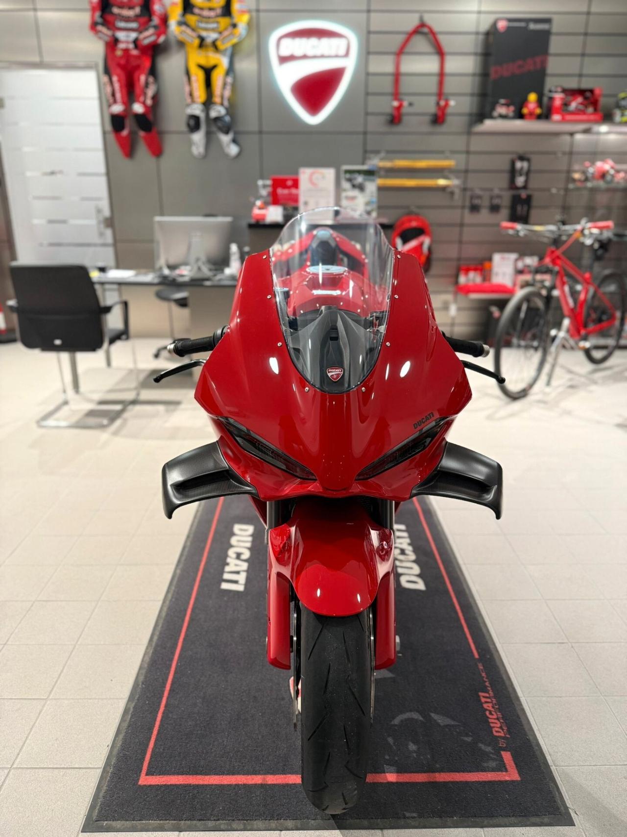 Ducati Panigale V4 MY 2025 FULL AKRAPOVIC