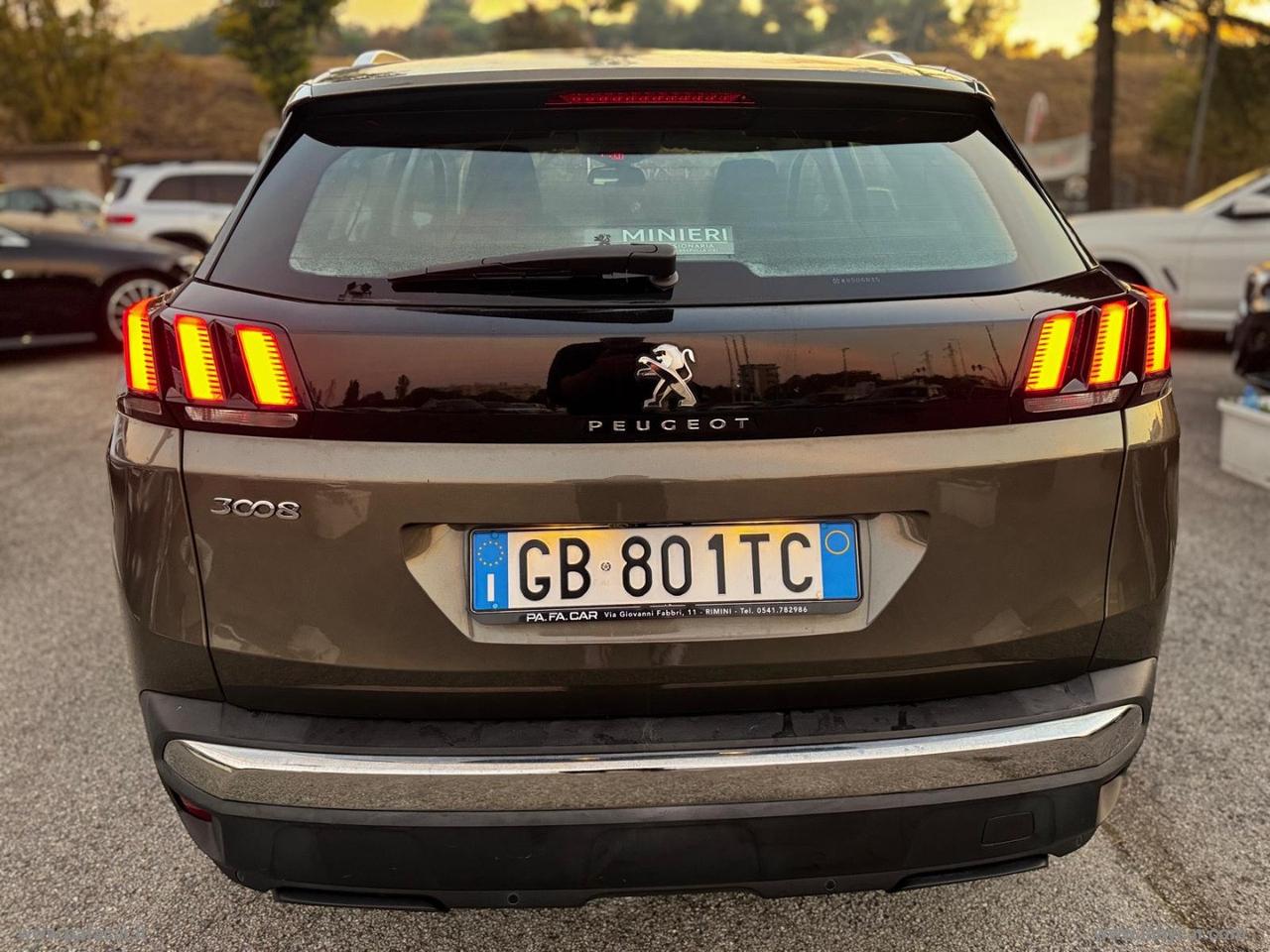 PEUGEOT 3008 BlueHDi 130 S&S EAT8 Allure