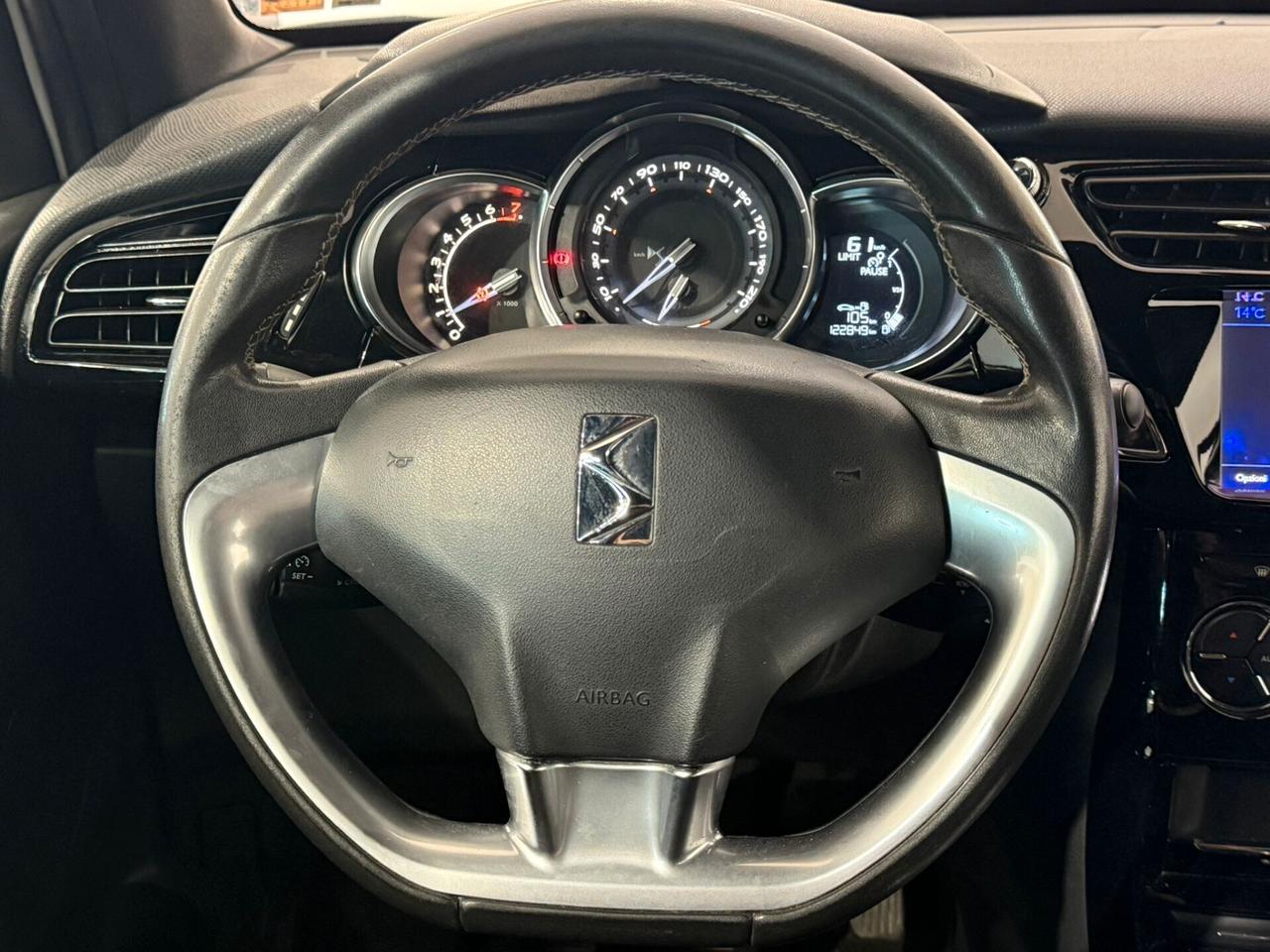 DS Ds3 SPORT CHIC 1.2 110CV