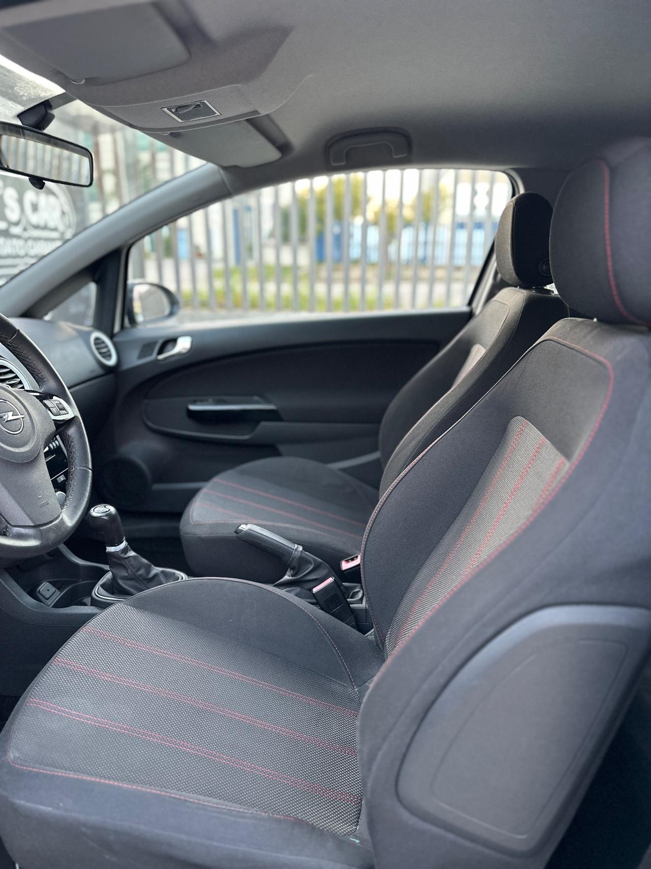 OPEL CORSA (anno 2011)