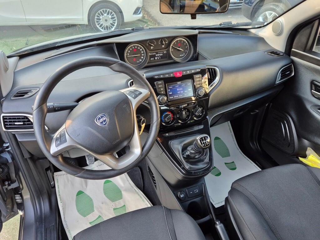 Lancia Ypsilon 1.0 Hybrid Ecochic Gold