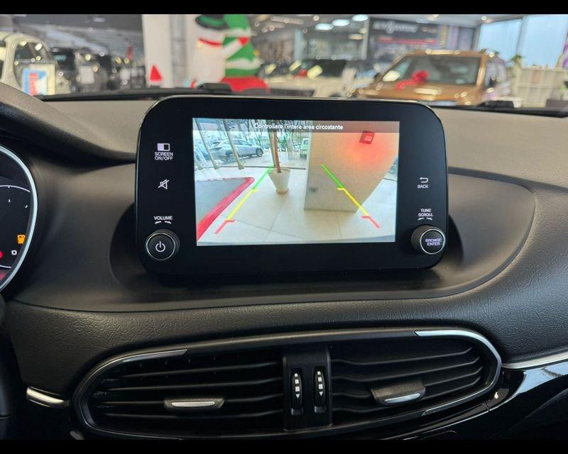 FIAT Tipo 5 P. 1.5 Hybrid DCT SW Cross