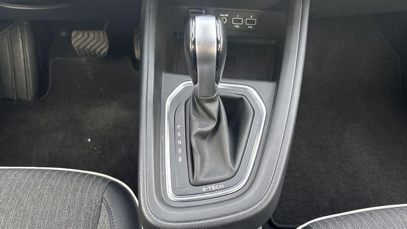 Renault Clio INTENS Hybrid E-TECH 140