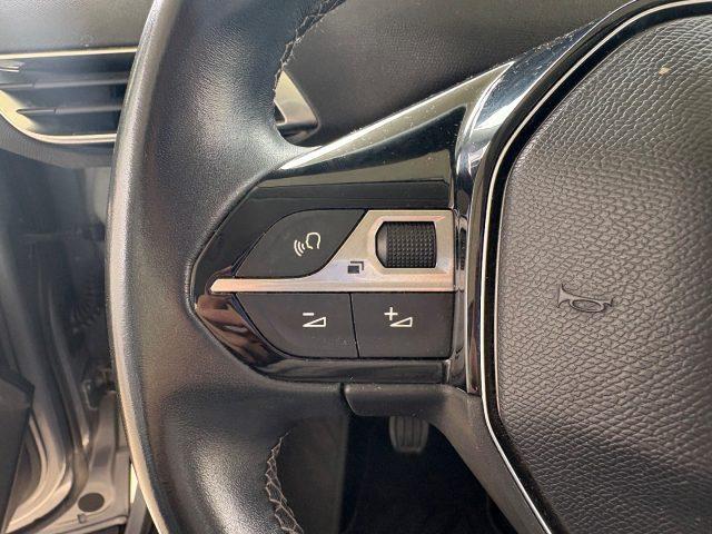 PEUGEOT 3008 PureTech 130 Allure POCHI CHILOMETRI TENUTA BENE