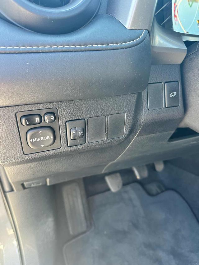 TOYOTA RAV 4 MY23 RAV4 2.0 D-4D 2WD Lounge