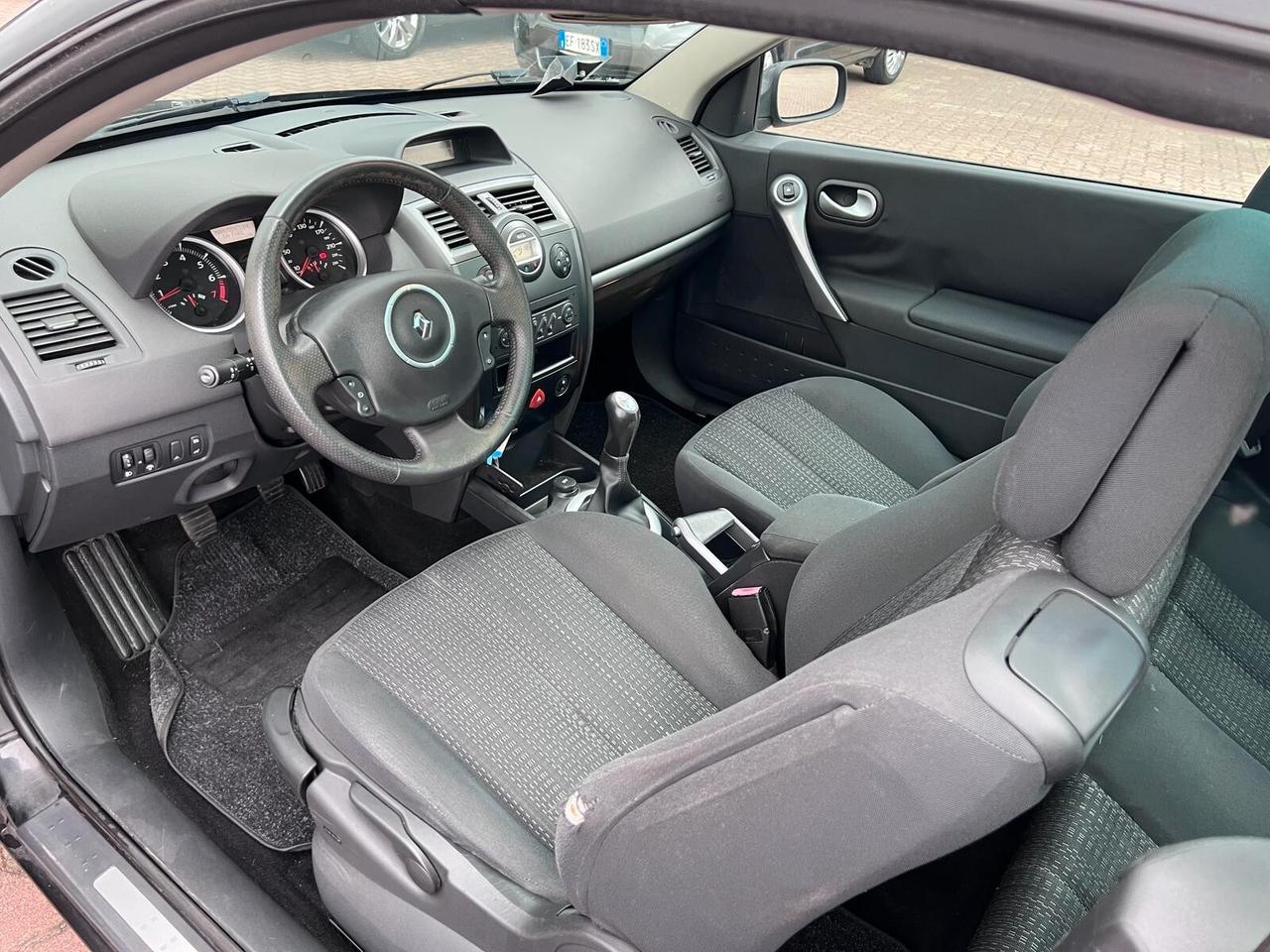 Renault Megane Mégane C-C 1.6 16V Privilège