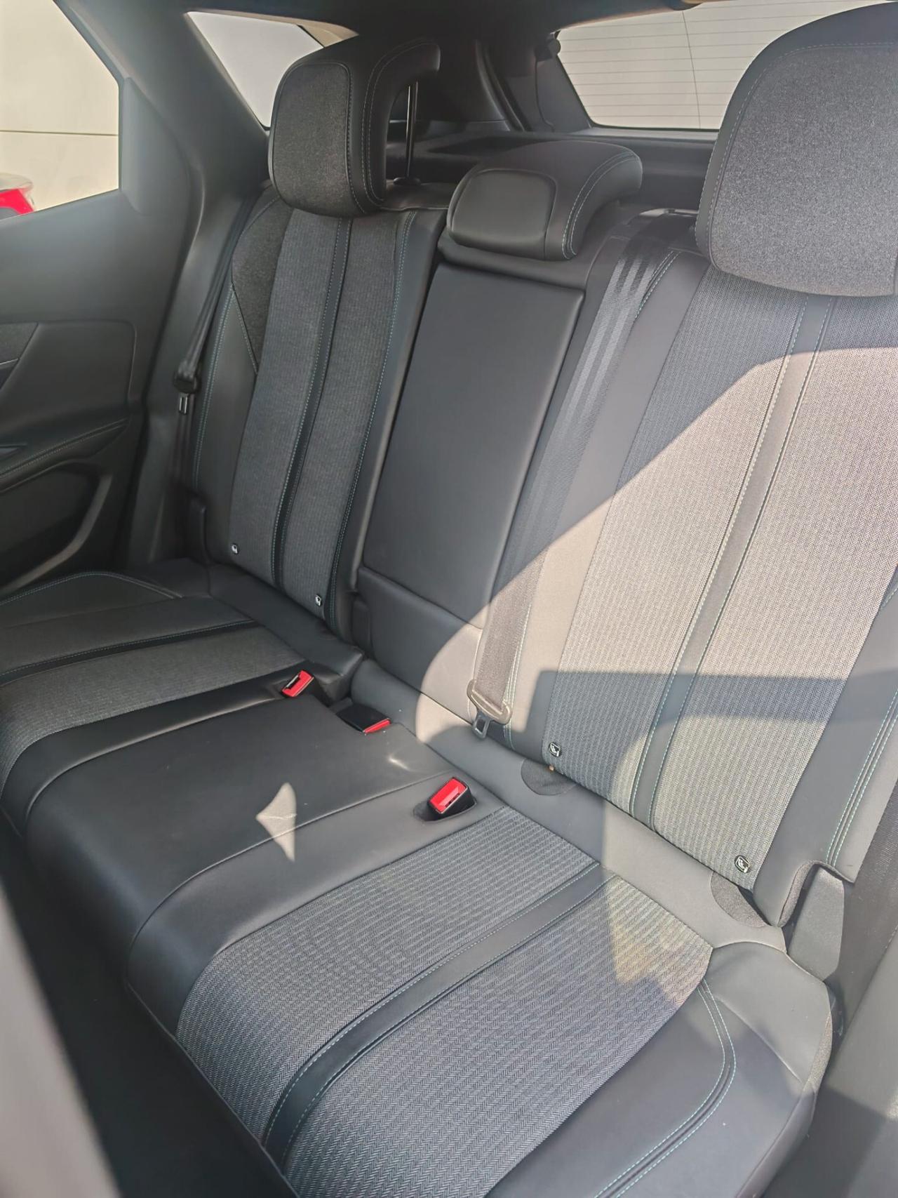 Peugeot 3008 BlueHDi 130 S&S EAT8 Allure Pack