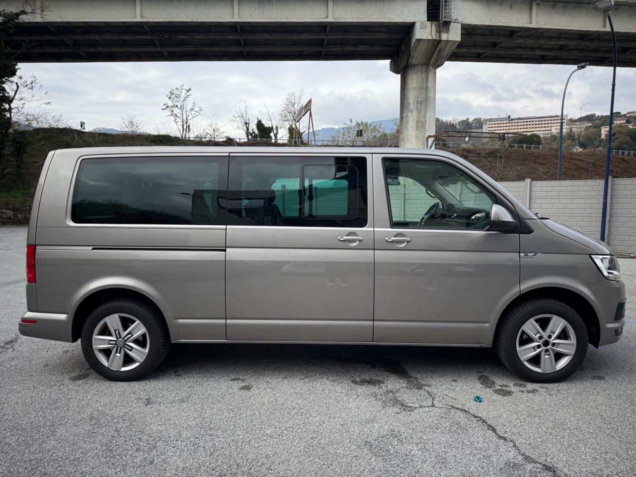 Volkswagen Caravelle 2.0 TDI 150CV DSG PL 9 POSTI