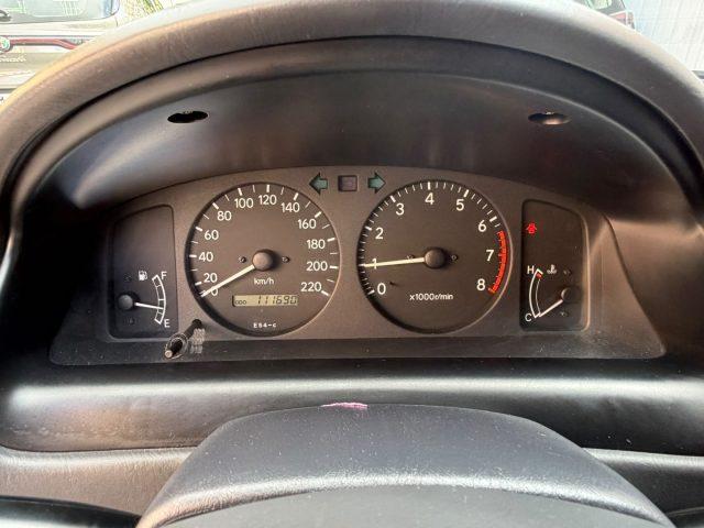 TOYOTA Corolla 1.4i 16V 5 porte Sol
