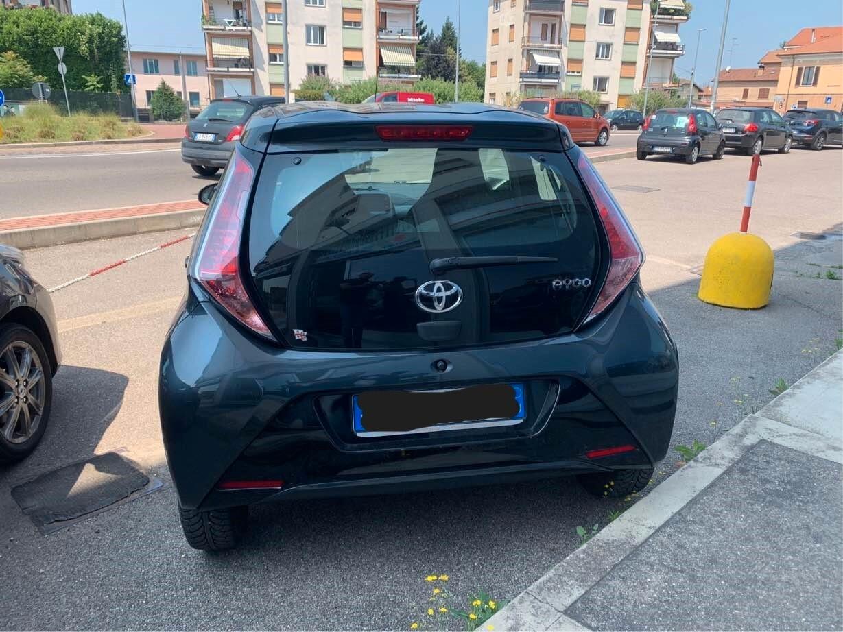 Toyota Aygo 1.0 VVT-i 69 CV x-play NEOPATENTATI