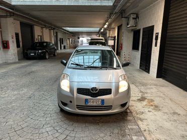 Toyota Yaris 1.0 5 porte