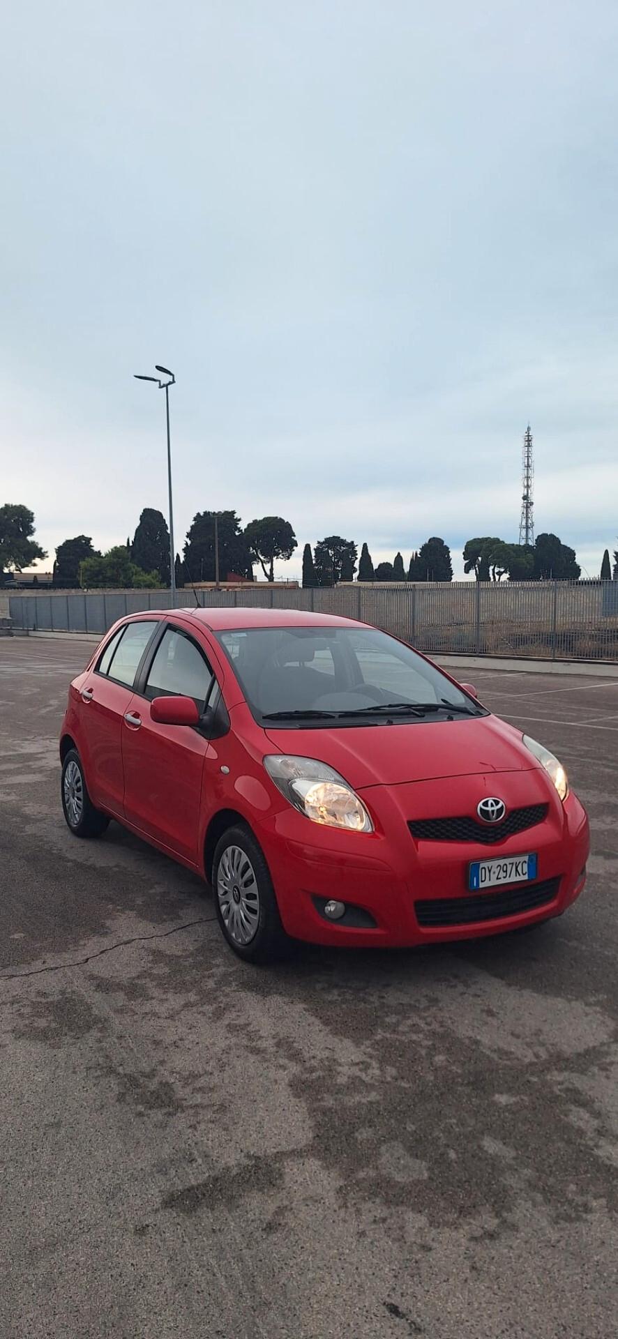 Toyota Yaris 1.3 5P. Sol NEOPATENTATI