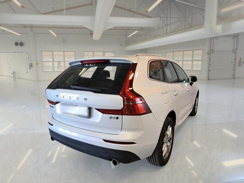 VOLVO XC60 B4 D AWD automatico Momentum Pro