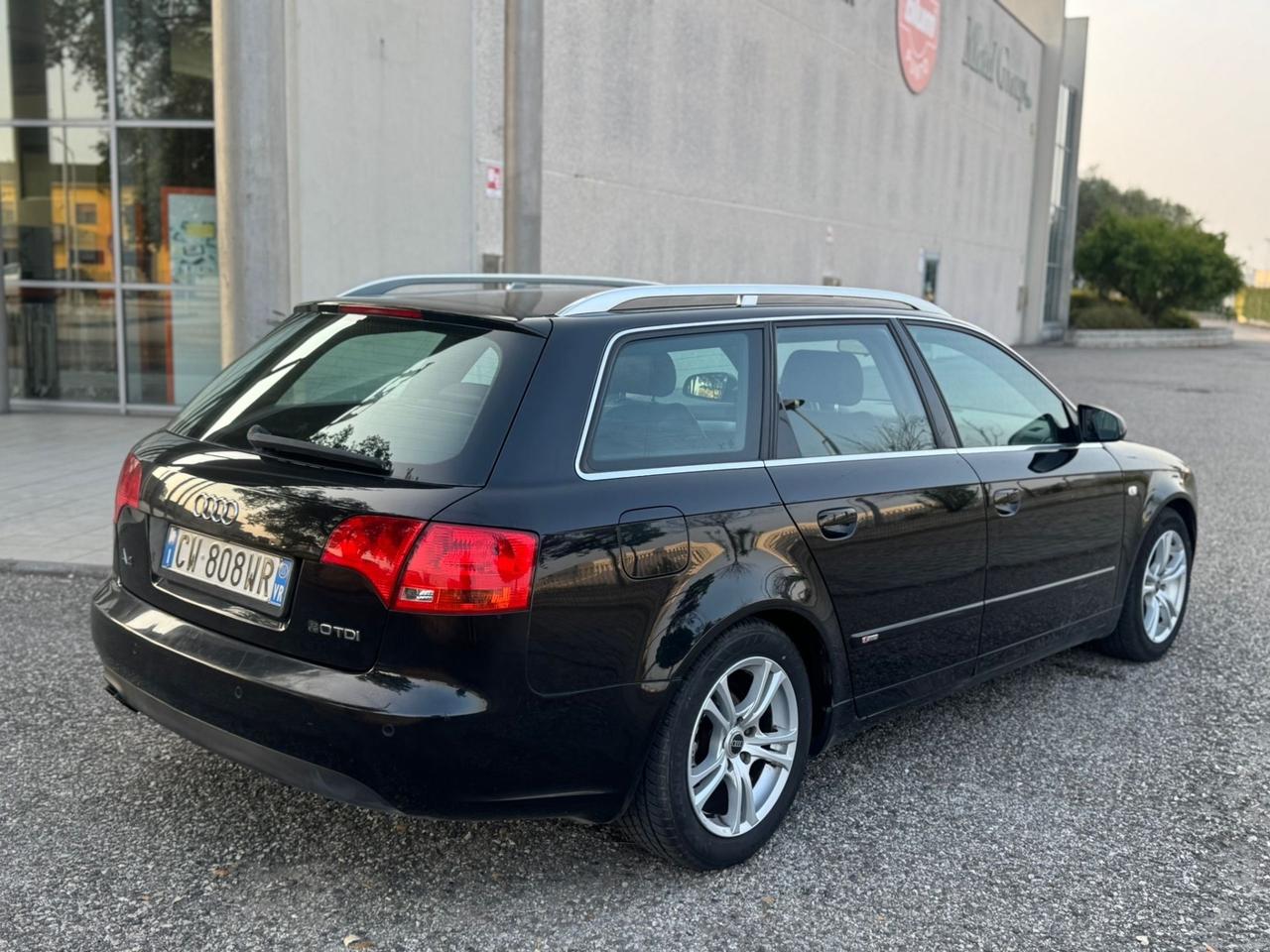Audi A4 2.0 16V TDI 140cv S-Line