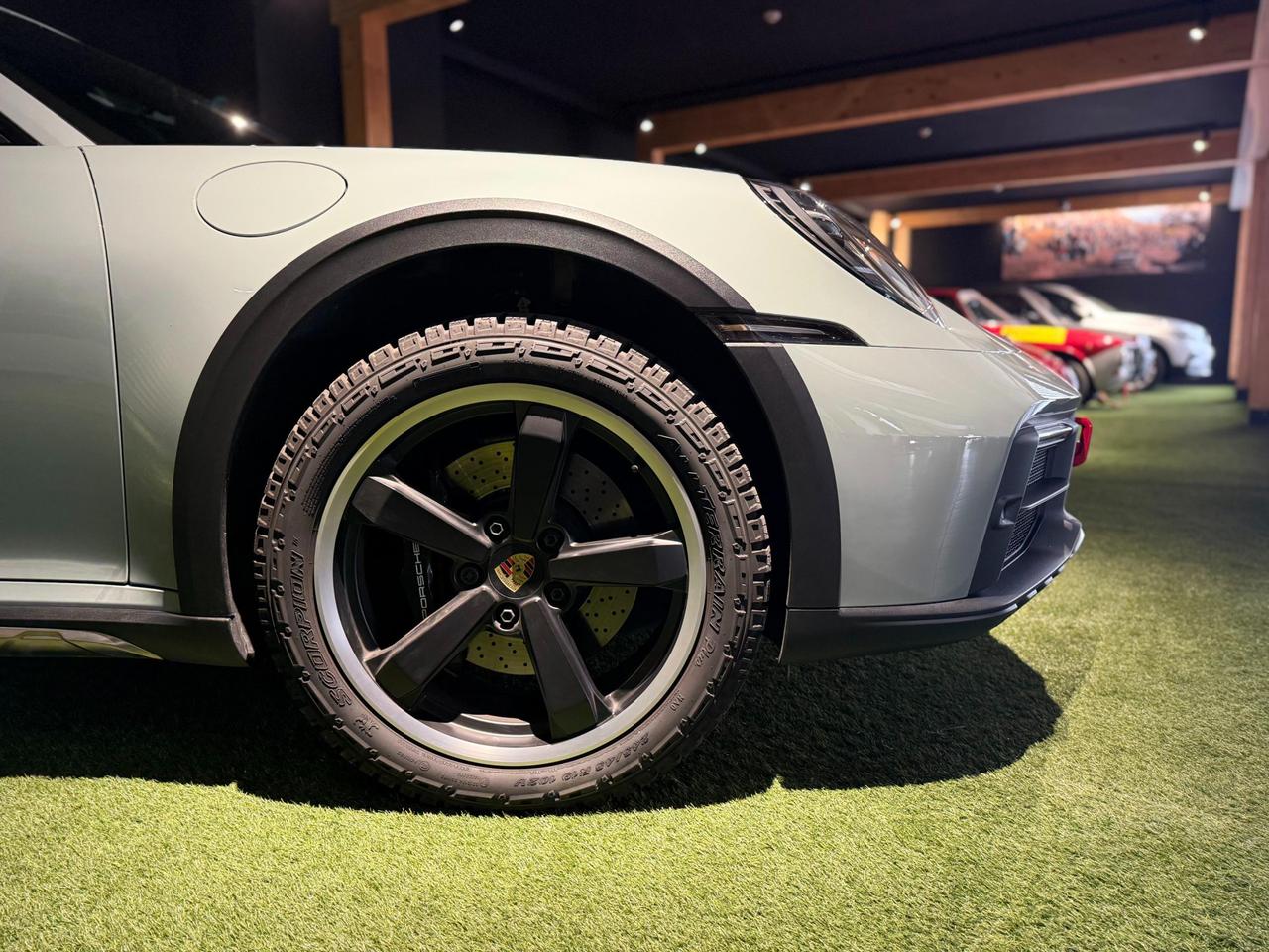 Porsche 911 Coupe 3.0 Dakar auto